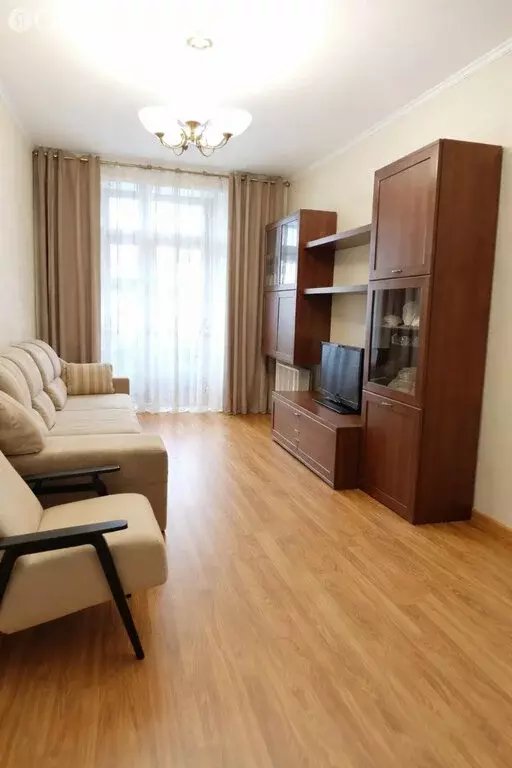 3-комнатная квартира: Казань, улица Гаяза Исхаки, 8 (71 м) - Фото 2