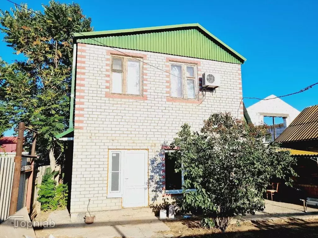 Дом в Астраханская область, Астрахань Крестьянская ул., 20 (109 м) - Фото 1