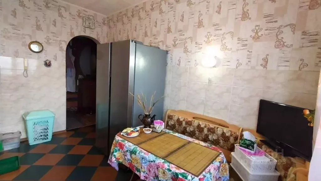 3-к кв. Омская область, Омск просп. Комарова, 1 (63.3 м) - Фото 1