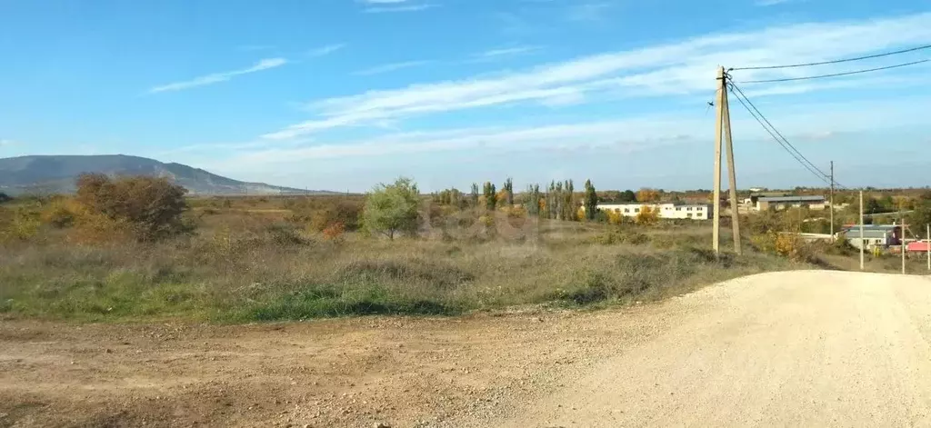 Участок в Крым, Кировский район, Первомайское с/пос, с. Первомайское ... - Фото 1