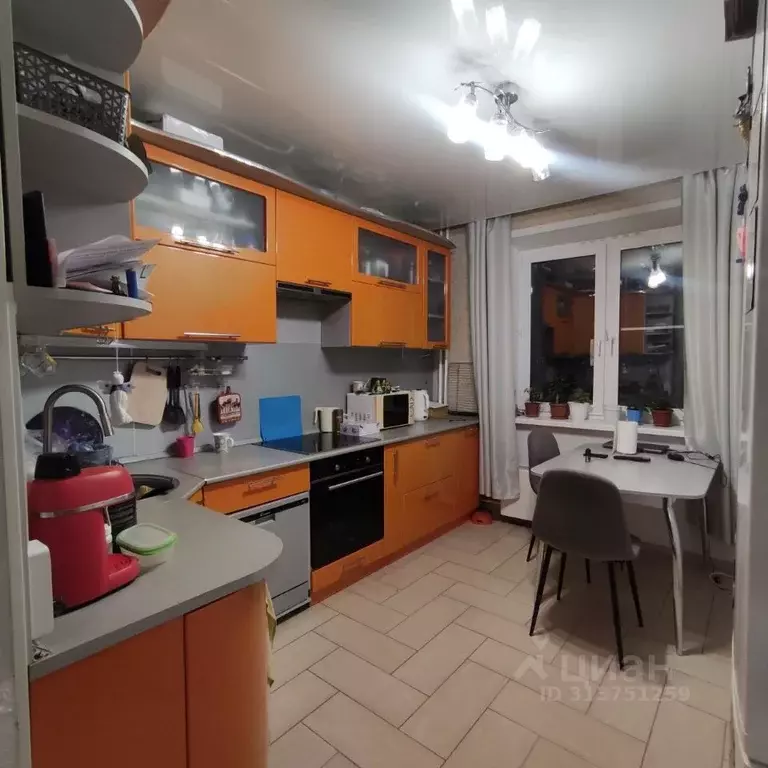 2-к кв. Курганская область, Курган Заозерный жилрайон, 6-й мкр, 21 ... - Фото 0