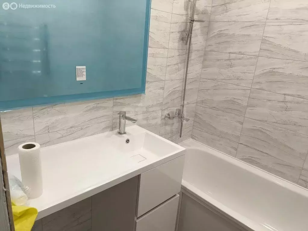 2-комнатная квартира: Ульяновск, улица Ульяны Громовой, 10А (61.3 м) - Фото 1