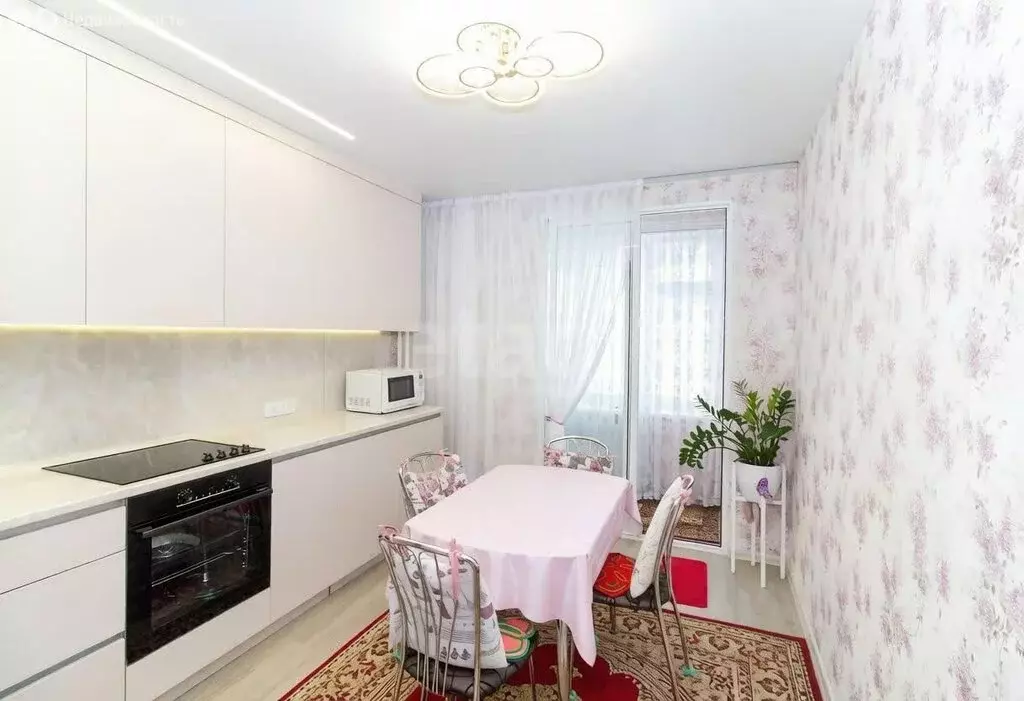 2-комнатная квартира: Тюмень, улица Василия Подшибякина, 21 (57.4 м) - Фото 2