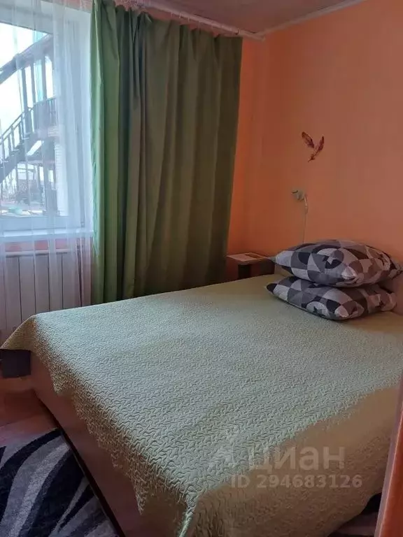 Комната Иркутская область, Слюдянка ул. 40 лет Октября, 11 - Фото 1