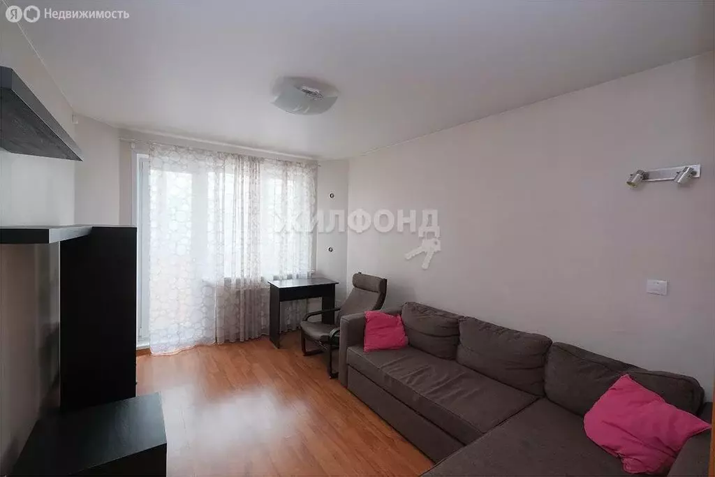 3-комнатная квартира: Новосибирск, улица Дуси Ковальчук, 258 (59.9 м) - Фото 0