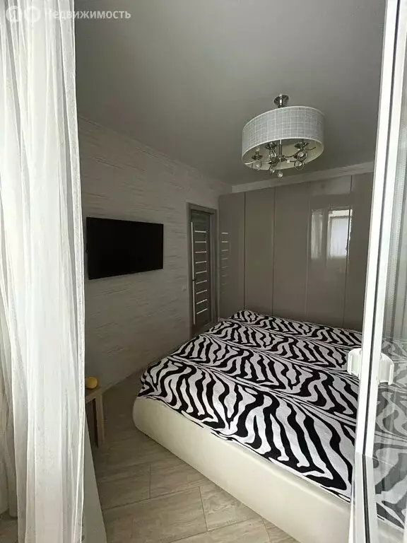 1-комнатная квартира: Алушта, Красноармейская улица, 15 (50 м) - Фото 1