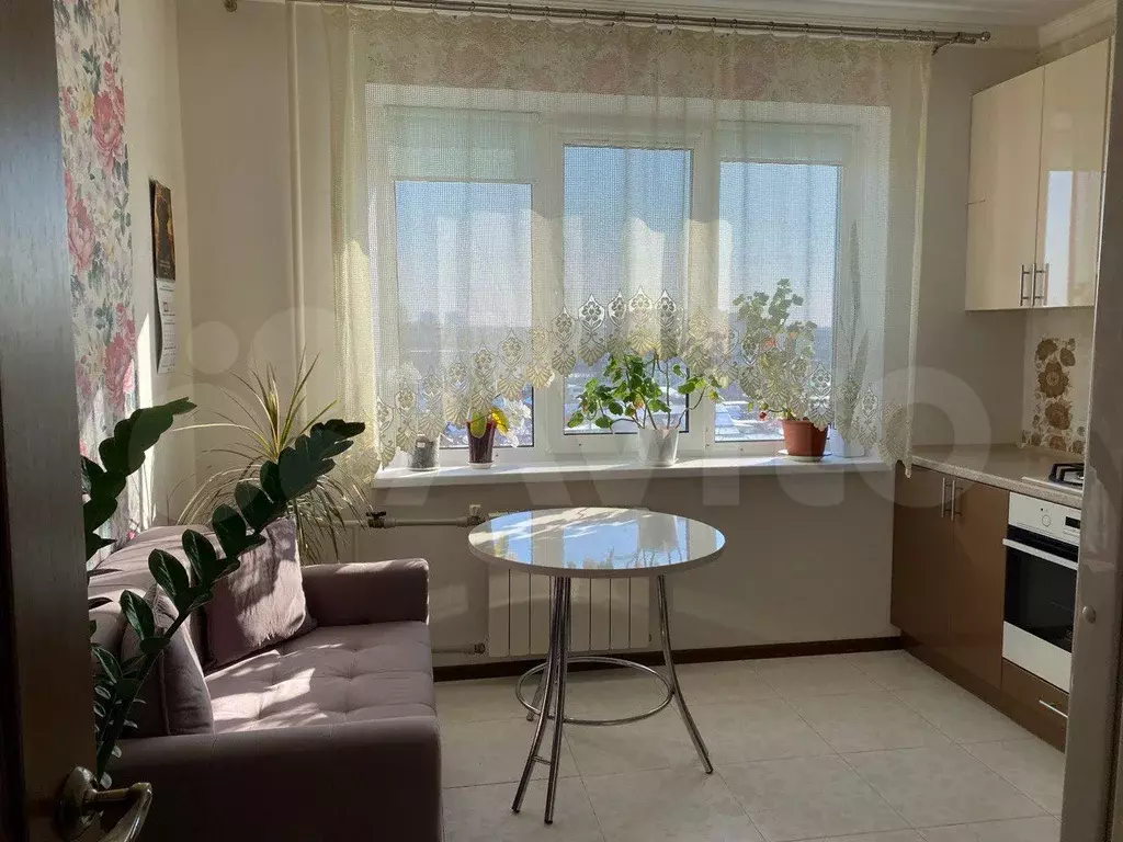 1-к. квартира, 40 м, 10/10 эт. - Фото 0