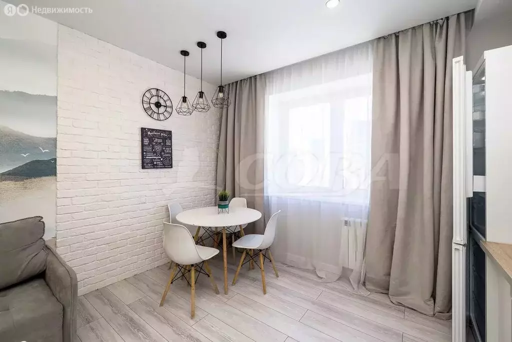 3-комнатная квартира: Тюмень, улица Мельникайте, 32 (79 м) - Фото 1