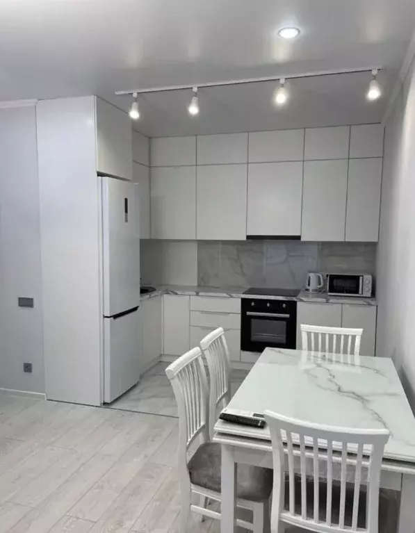 2-к кв. Астраханская область, Астрахань ул. Бехтерева, 2Б (40.0 м) - Фото 1