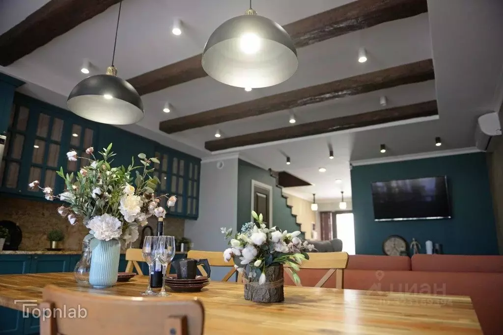 Коттедж в Крым, Черноморское пгт ул. Сигнальная, 2Вк8 (217 м) - Фото 1