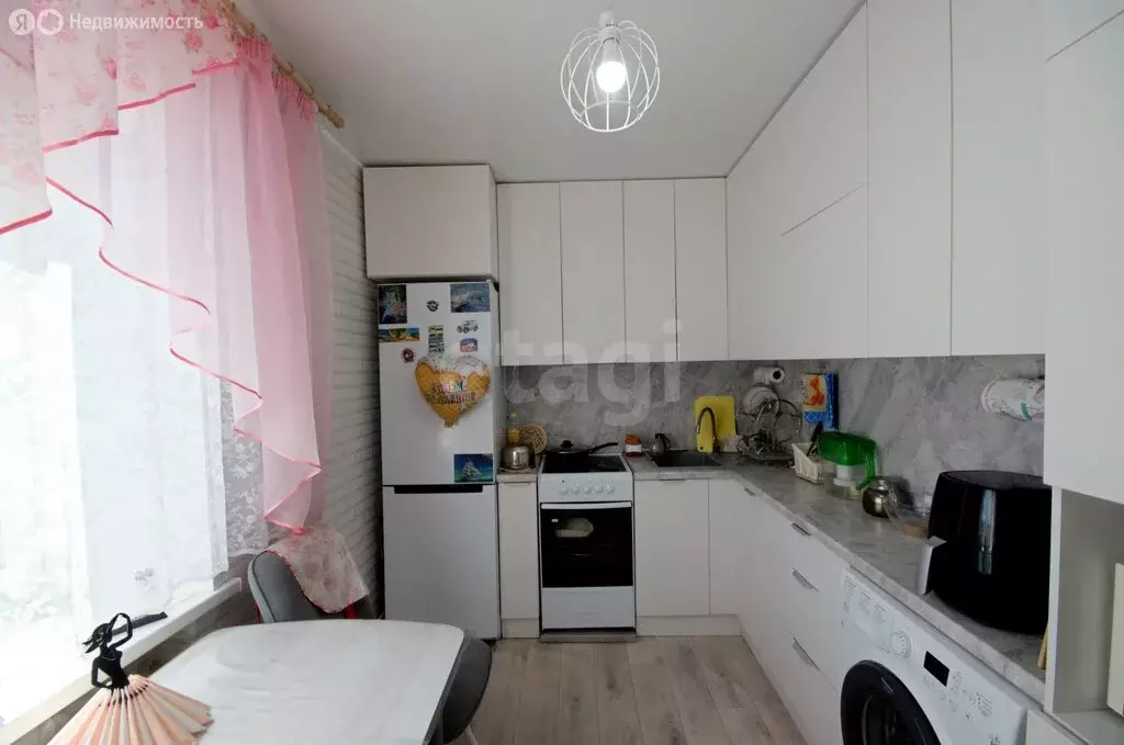 3-комнатная квартира: Ялуторовск, Полевая улица, 92 (64 м) - Фото 1
