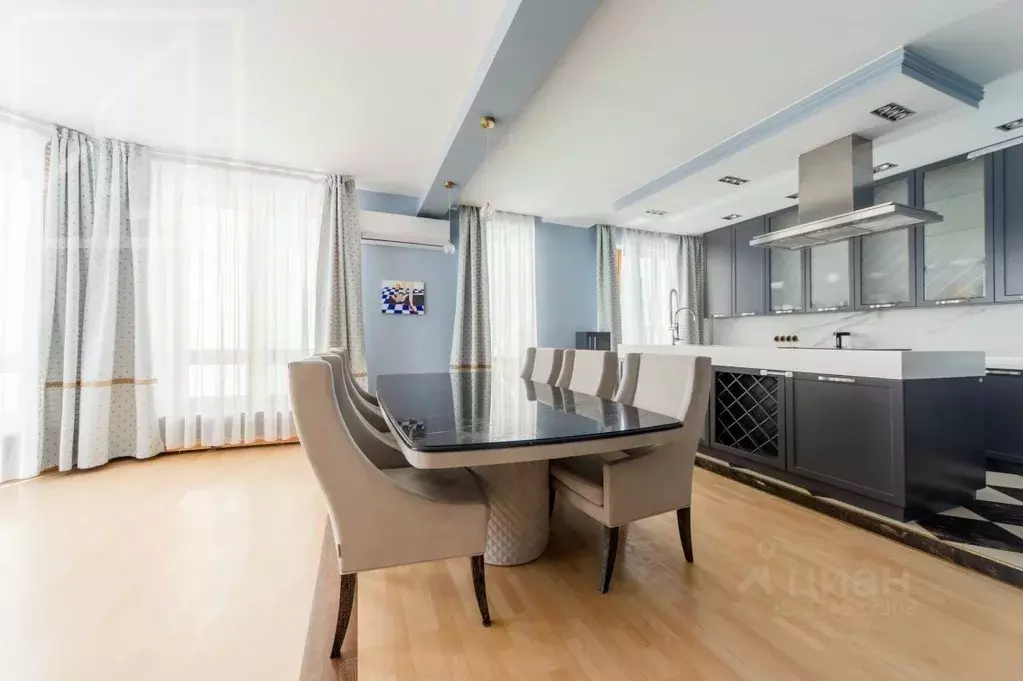 3-к кв. Москва Страстной бул., 10к1 (135.7 м) - Фото 1