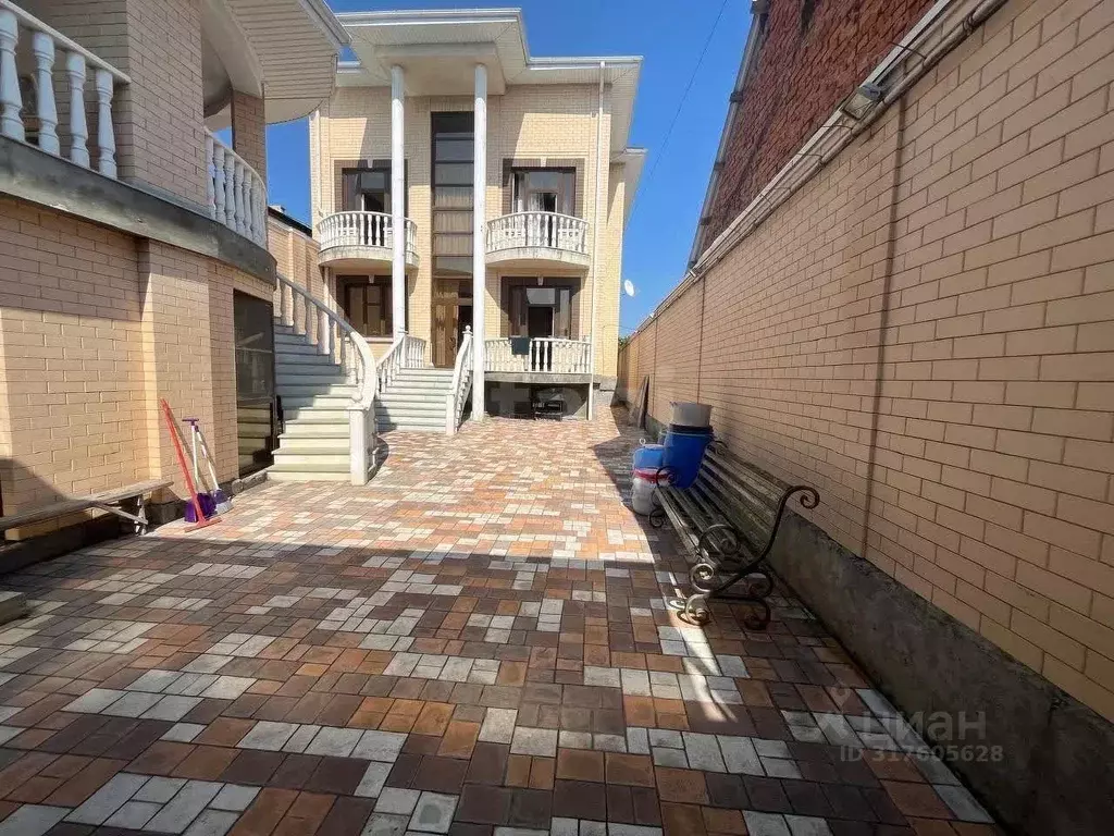 Дом в Северная Осетия, Владикавказ ул. Щорса, 65 (600 м) - Фото 1