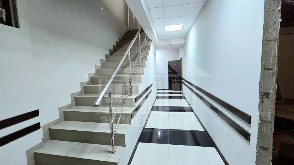 Помещение свободного назначения в Ростовская область, Таганрог ул. ... - Фото 1