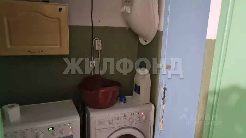 Комната Новосибирская область, Новосибирск ул. Героев Революции, 107 ... - Фото 0