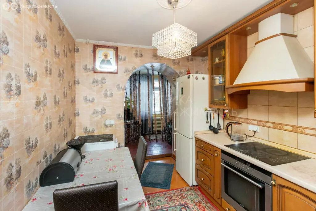 4-комнатная квартира: Тюмень, Депутатская улица, 129 (80 м) - Фото 0