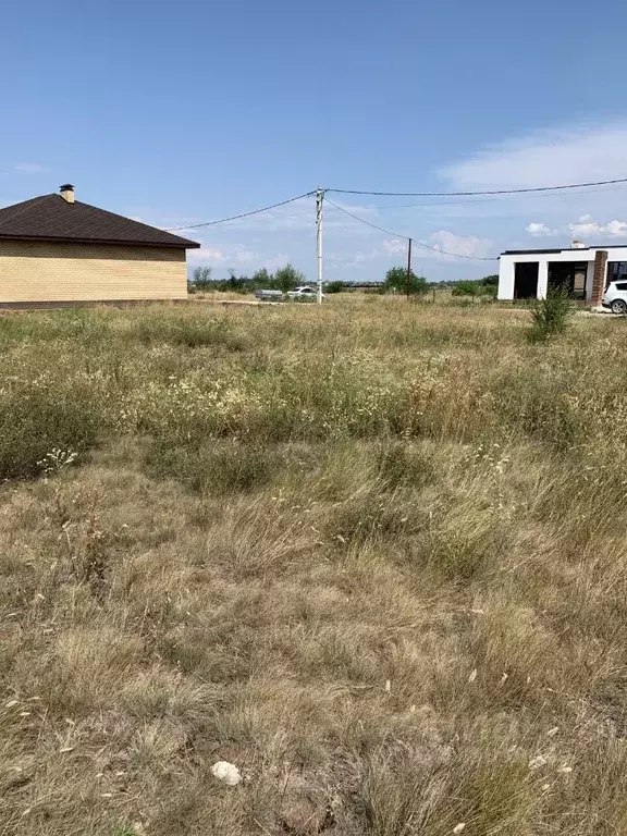 Участок в Саратовская область, Энгельсский район, Красноярское ... - Фото 0