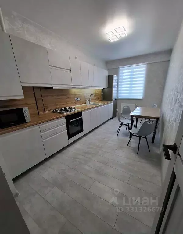 2-к кв. Крым, Симферополь ул. 51-й Армии, 124 (65.0 м) - Фото 1