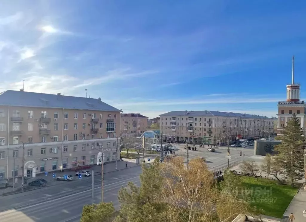2-к кв. Омская область, Омск просп. Карла Маркса, 31 (42.0 м) - Фото 1