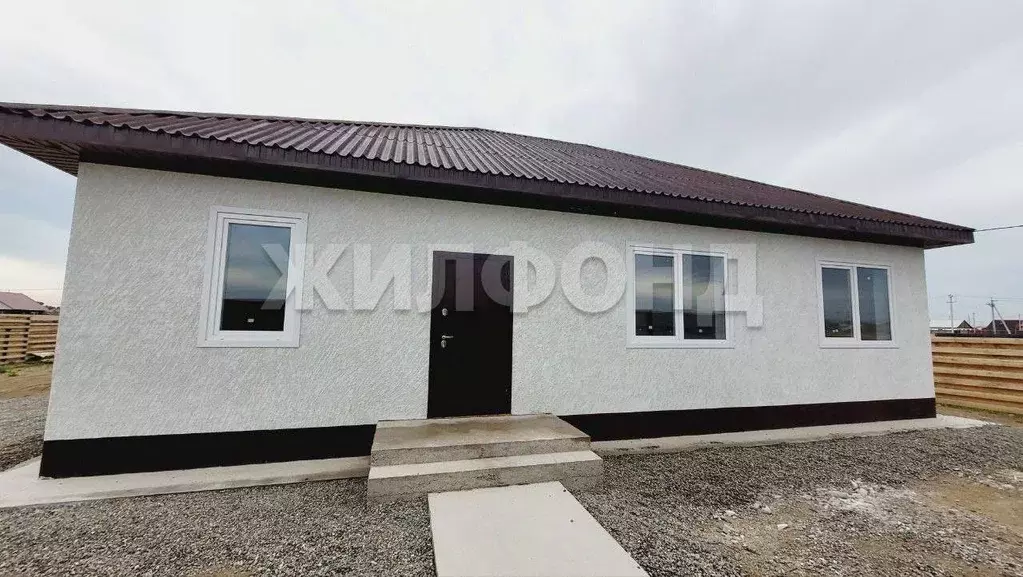 Дом в Хакасия, Алтайский район, с. Белый Яр ул. Перминова (100 м) - Фото 1