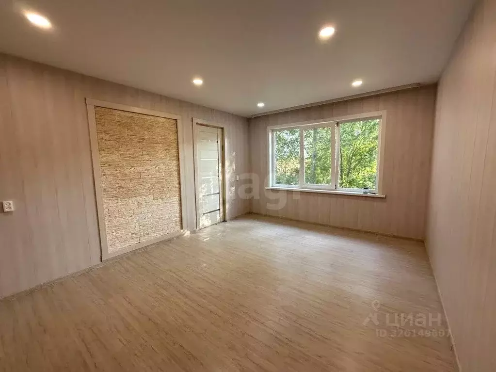 2-к кв. Вологодская область, Великий Устюг ул. Нахимова, 25 (39.5 м) - Фото 0