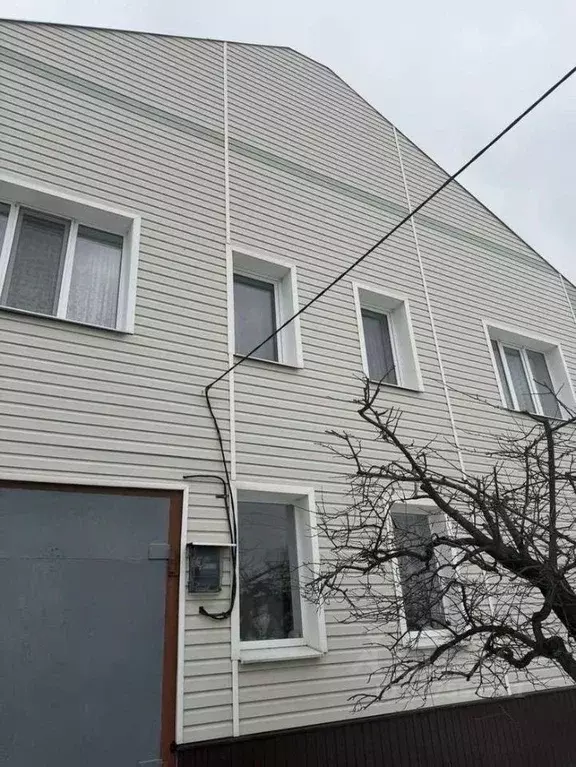 Коттедж в Белгородская область, Старый Оскол ул. Сталеваров (220 м) - Фото 1