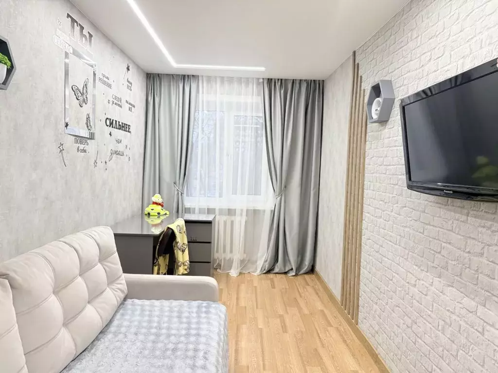 3-к кв. Сахалинская область, Южно-Сахалинск 7-й мкр, проезд ... - Фото 2