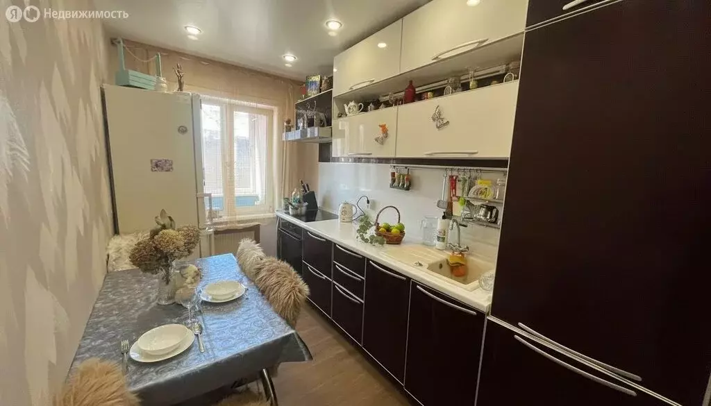 3-комнатная квартира: Иркутск, микрорайон Университетский, 40 (68.6 м) - Фото 2