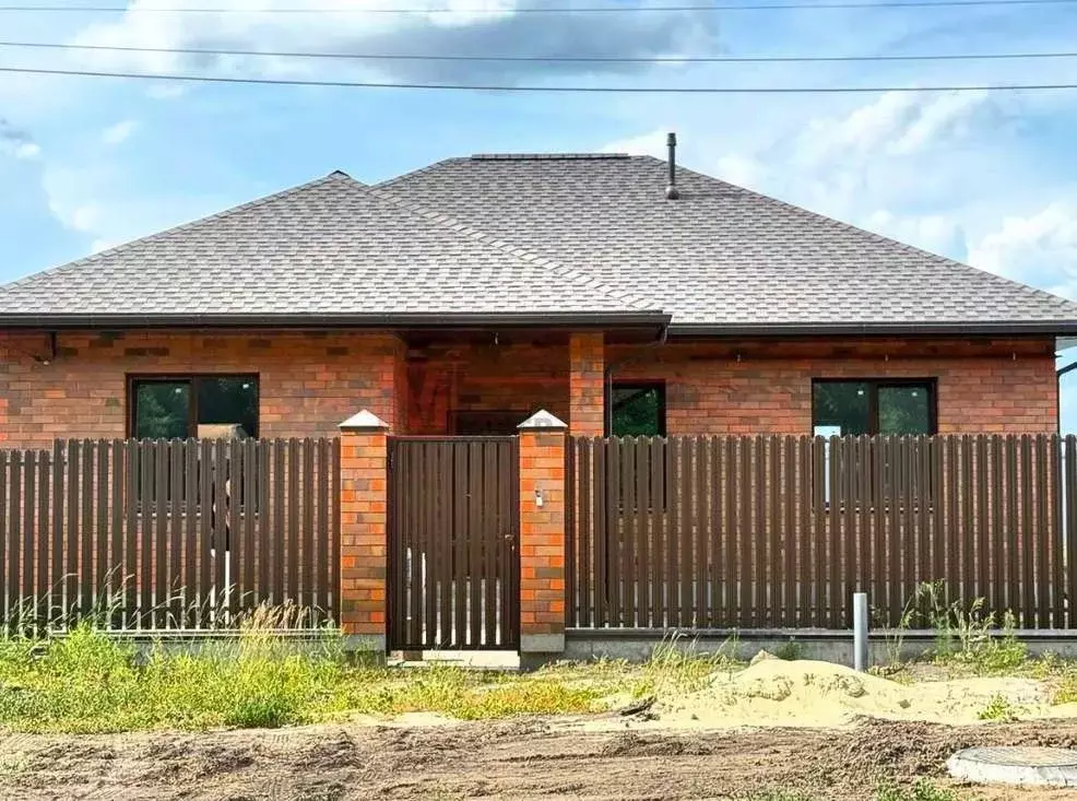 Дом в Белгородская область, Старый Оскол ул. Лесная Поляна (100 м) - Фото 0