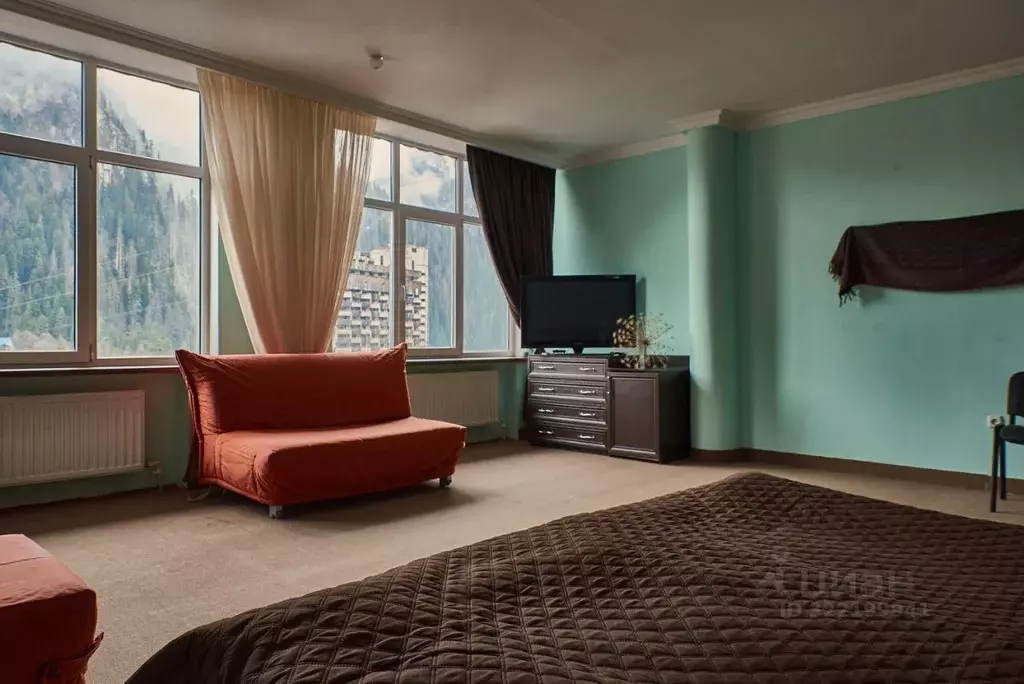 Комната Карачаево-Черкесия, Домбай кп ул. Карачаевская, 72 (30.0 м) - Фото 1