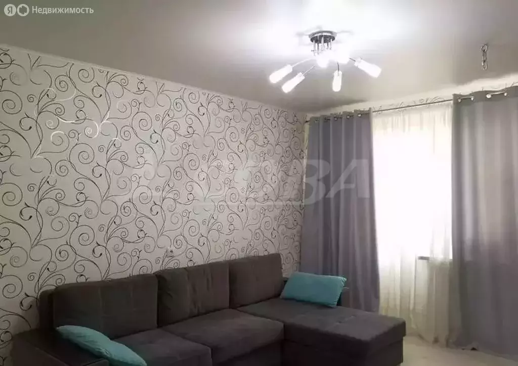 2-комнатная квартира: Тюмень, улица Пермякова, 74к1 (67 м) - Фото 1