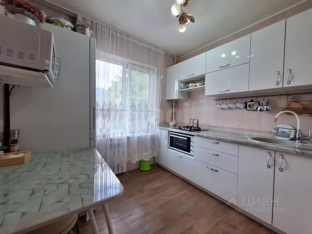 3-к кв. Краснодарский край, Геленджик ул. Островского, 122а (62.0 м) - Фото 0