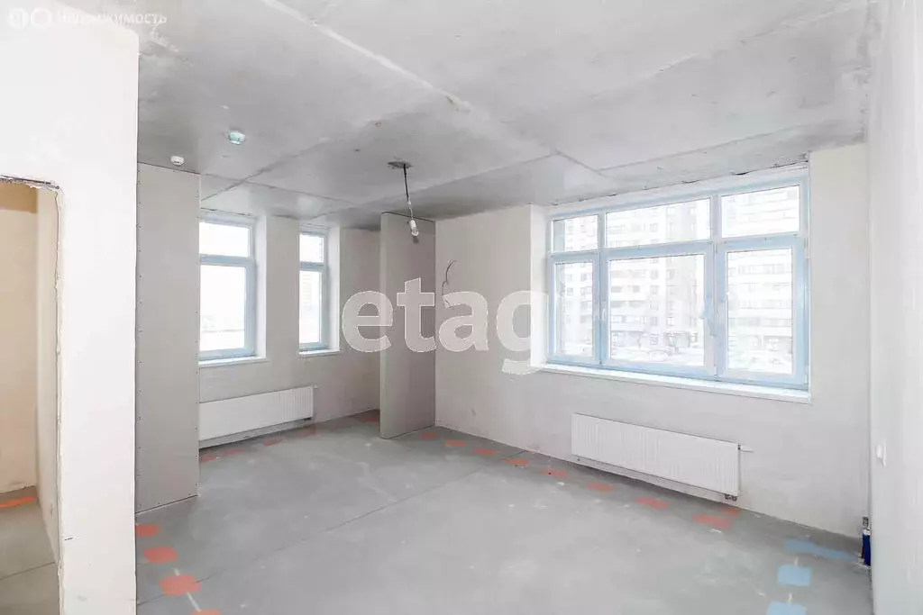 2-комнатная квартира: Тюмень, улица Тимофея Чаркова, 83 (55.5 м) - Фото 2