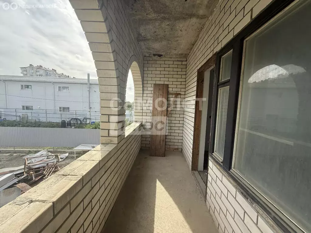 Дом в Славянск-на-Кубани, улица Победы (360 м) - Фото 1