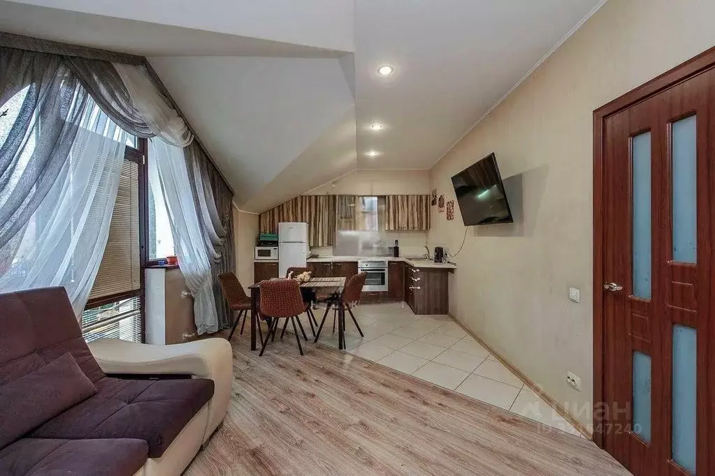 2-к кв. Севастополь ул. Степаняна, 8 (66.7 м) - Фото 1