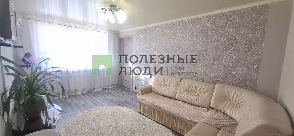 3-к кв. Самарская область, Сызрань Тамбовская ул., 9 (50.3 м) - Фото 0