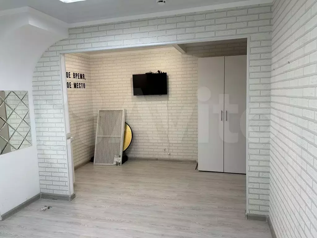 Комната 18 м в 1-к., 1/25 эт. - Фото 1