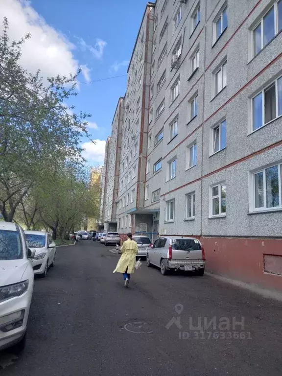 3-к кв. Омская область, Омск ул. Звездова, 132 (63.0 м) - Фото 0