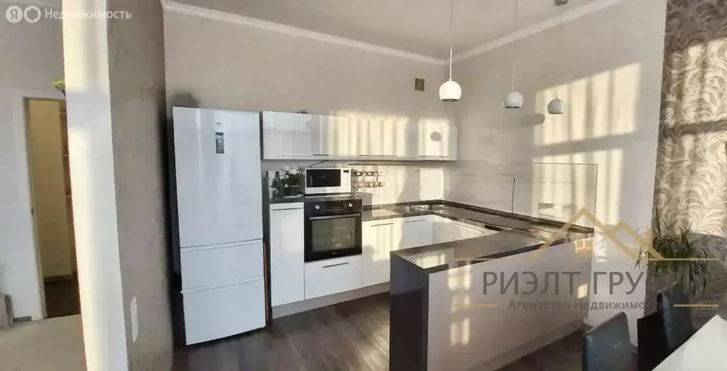 3-комнатная квартира: Казань, улица Айвазовского, 16 (104.3 м) - Фото 1