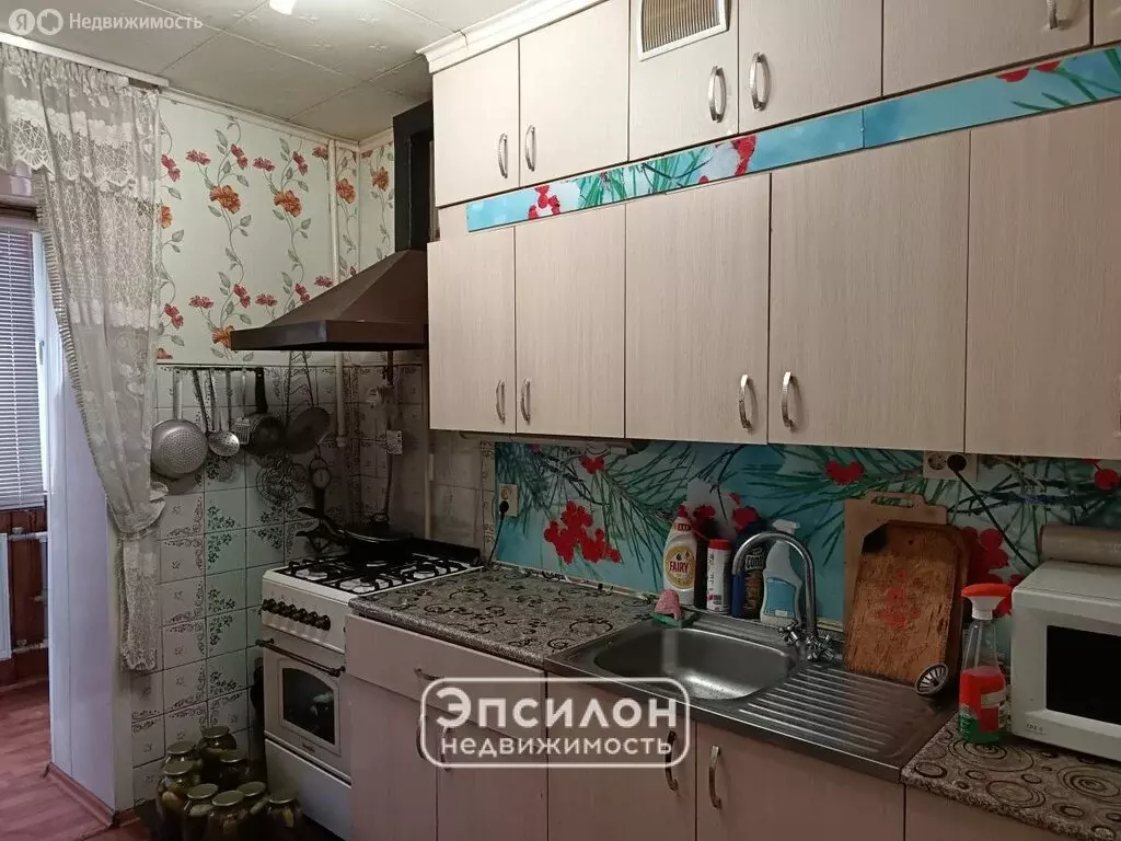 3-комнатная квартира: Курск, 2-я улица Новосёловка, 5 (61.2 м) - Фото 1