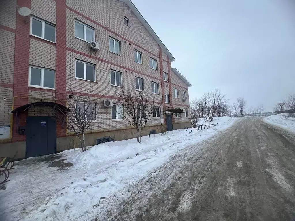 Студия Оренбургская область, Оренбургский район, с. Нежинка ул. ... - Фото 1