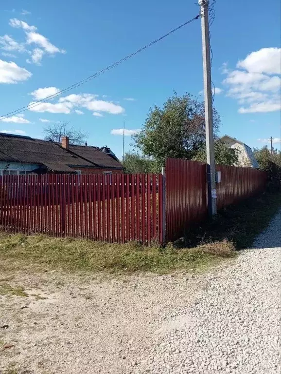 Дом в Калужская область, Жуковский муниципальный округ, с. Тарутино ... - Фото 1