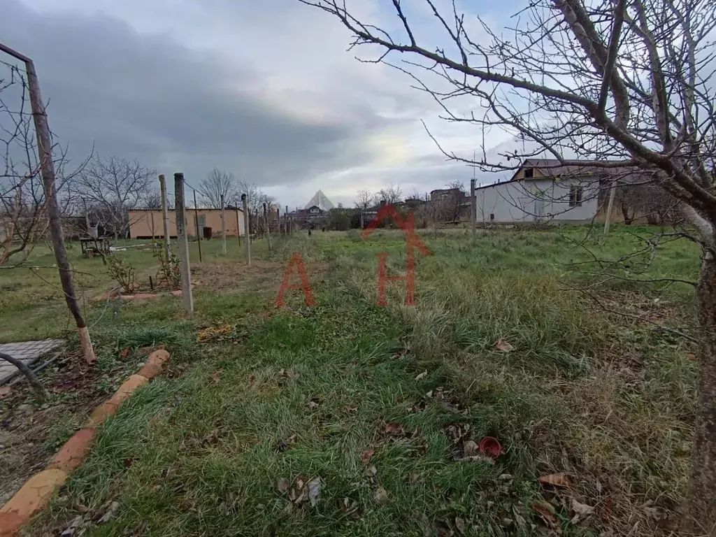 Участок в Крым, Феодосия городской округ, с. Ближнее ул. Феодосийская ... - Фото 0