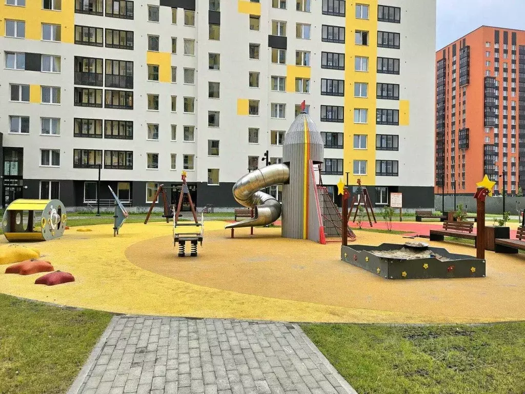 2-к кв. Свердловская область, Екатеринбург ул. Академика Ландау, 41 ... - Фото 2