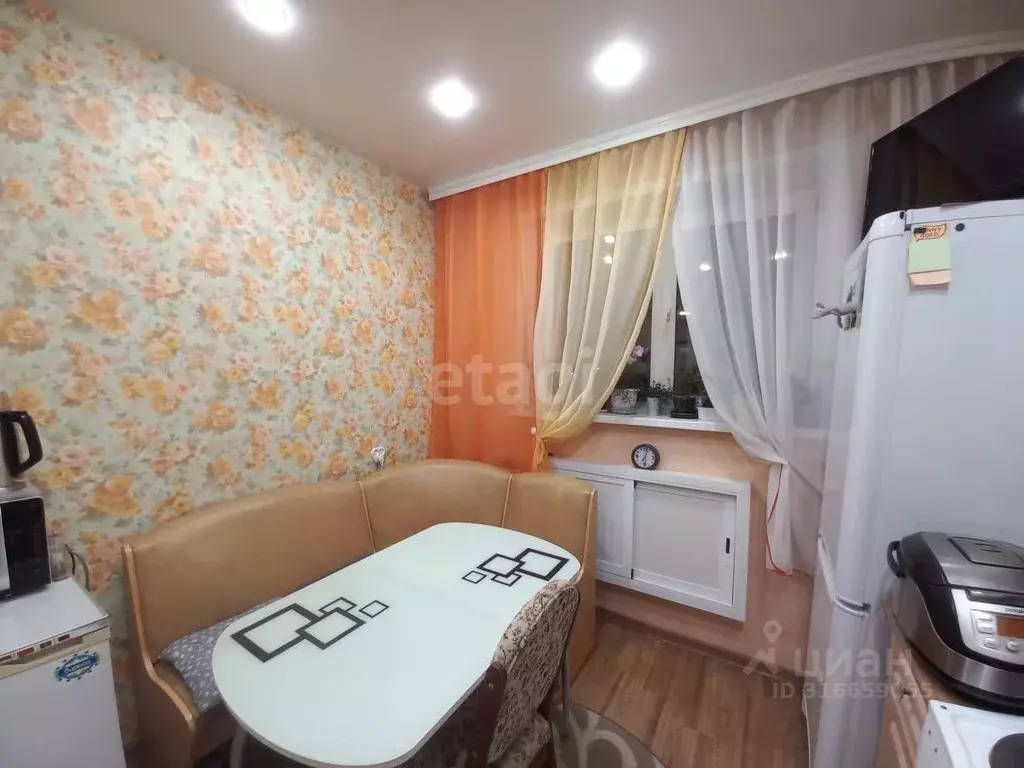 3-к кв. Кемеровская область, Березовский ул. Карбышева, 18 (63.9 м) - Фото 0