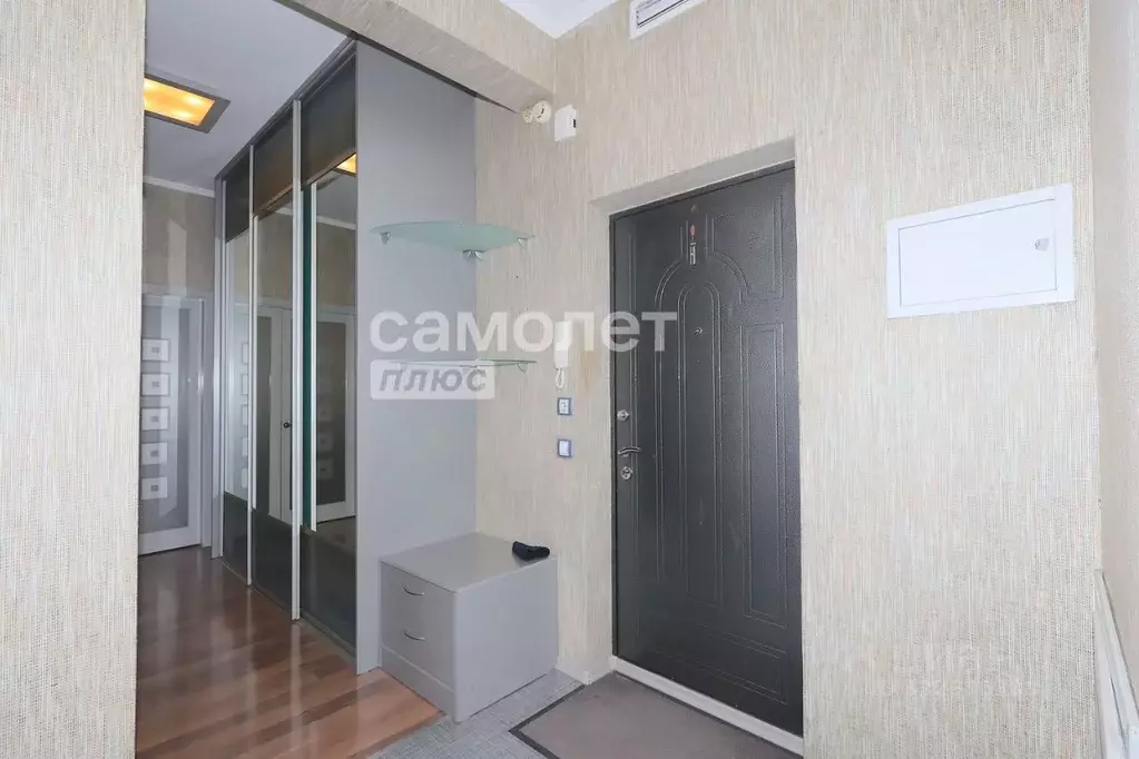 2-к кв. Кемеровская область, Кемерово Соборная ул., 3 (82.1 м) - Фото 1