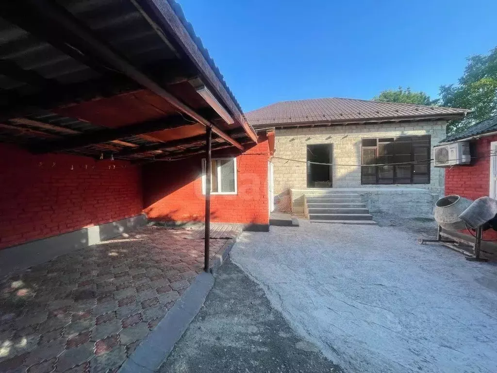 Дом в Ингушетия, Назрань ул. С. Дудаева (132 м) - Фото 1