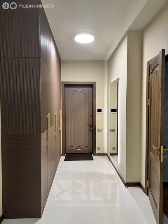 3-комнатная квартира: Махачкала, улица Титова, 144к3 (128 м) - Фото 1