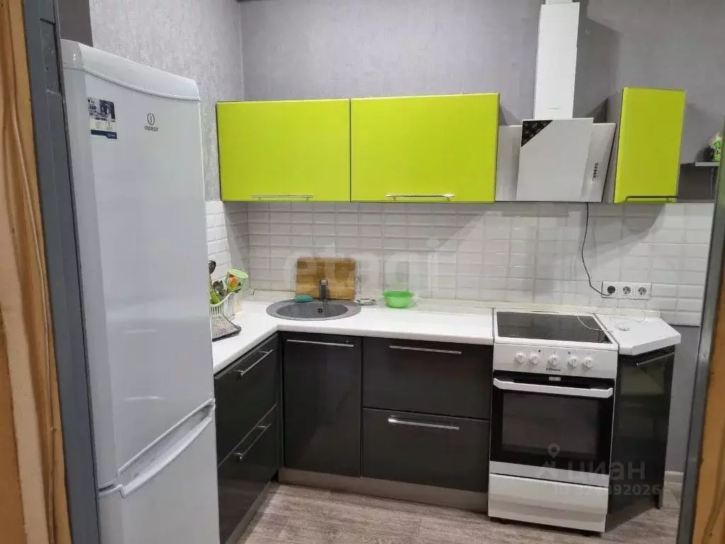 1-к кв. Иркутская область, Иркутск Байкальская ул., 188/2 (33.7 м) - Фото 1