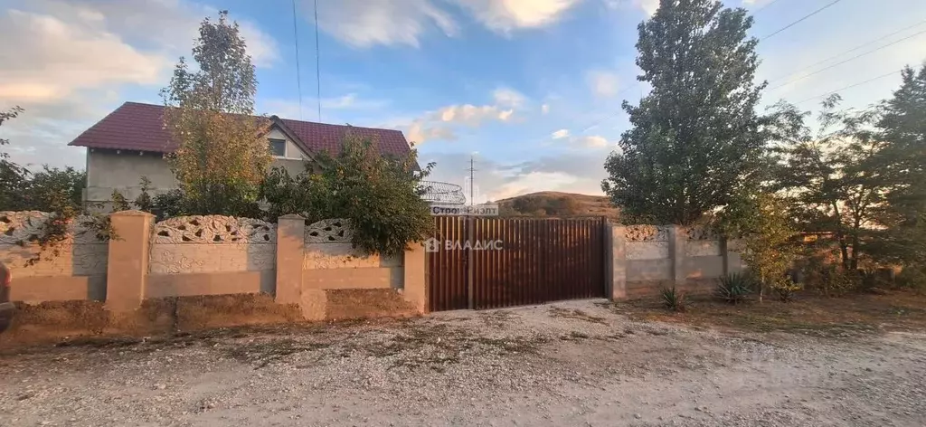 Дом в Крым, Ленинский район, Войковское с/пос, с. Бондаренково ул. ... - Фото 0